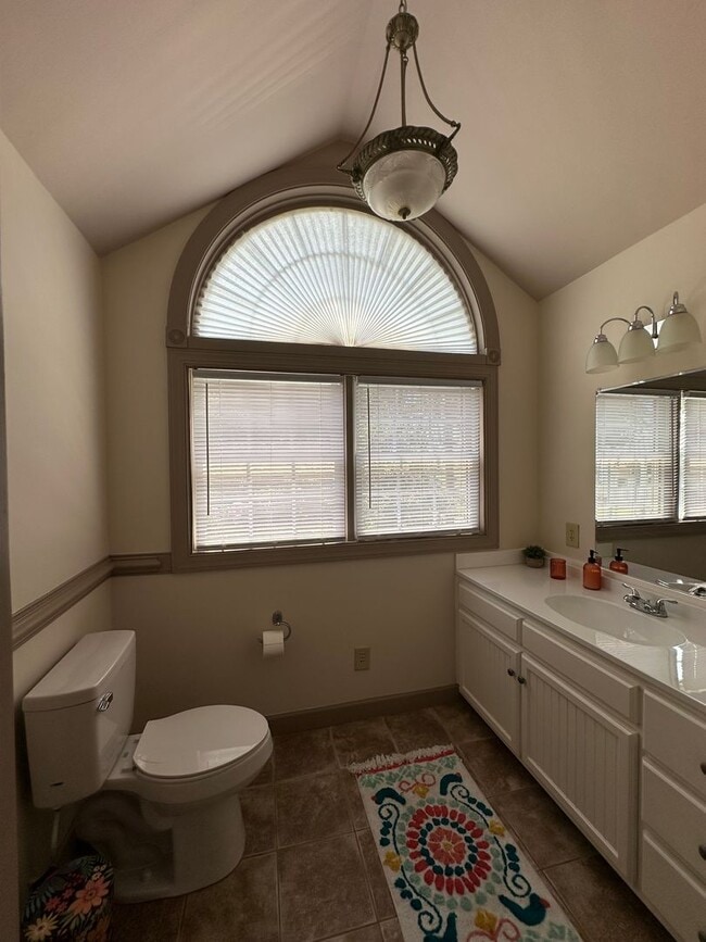 Building Photo - Beautiful Goose Creek Oasis