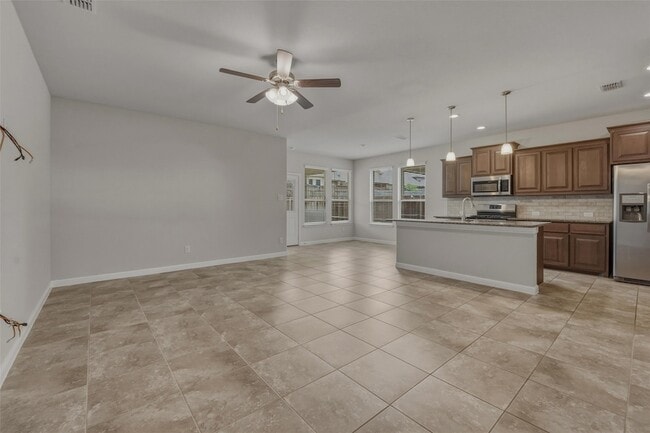 Building Photo - 9528 Blaine Dr