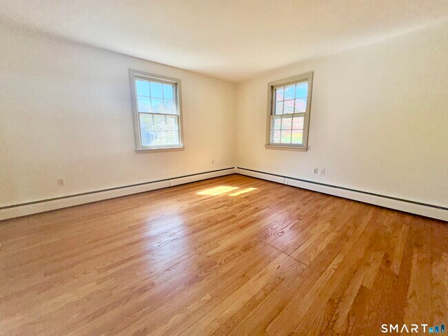 Building Photo - 14 Bower Rd