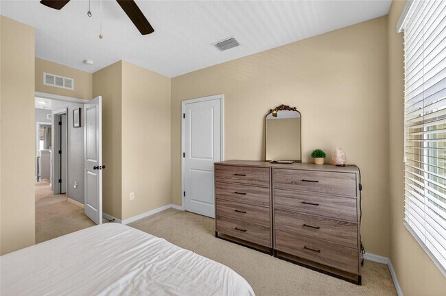 Building Photo - 11176 Leland Groves Dr