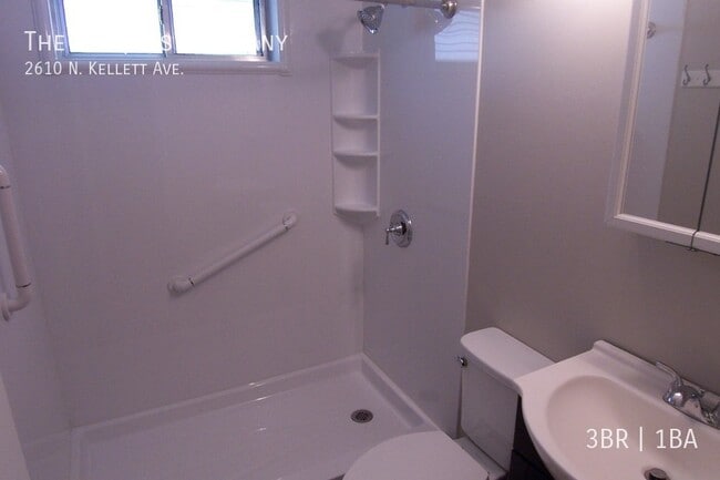 Building Photo - 2610 N Kellett Ave