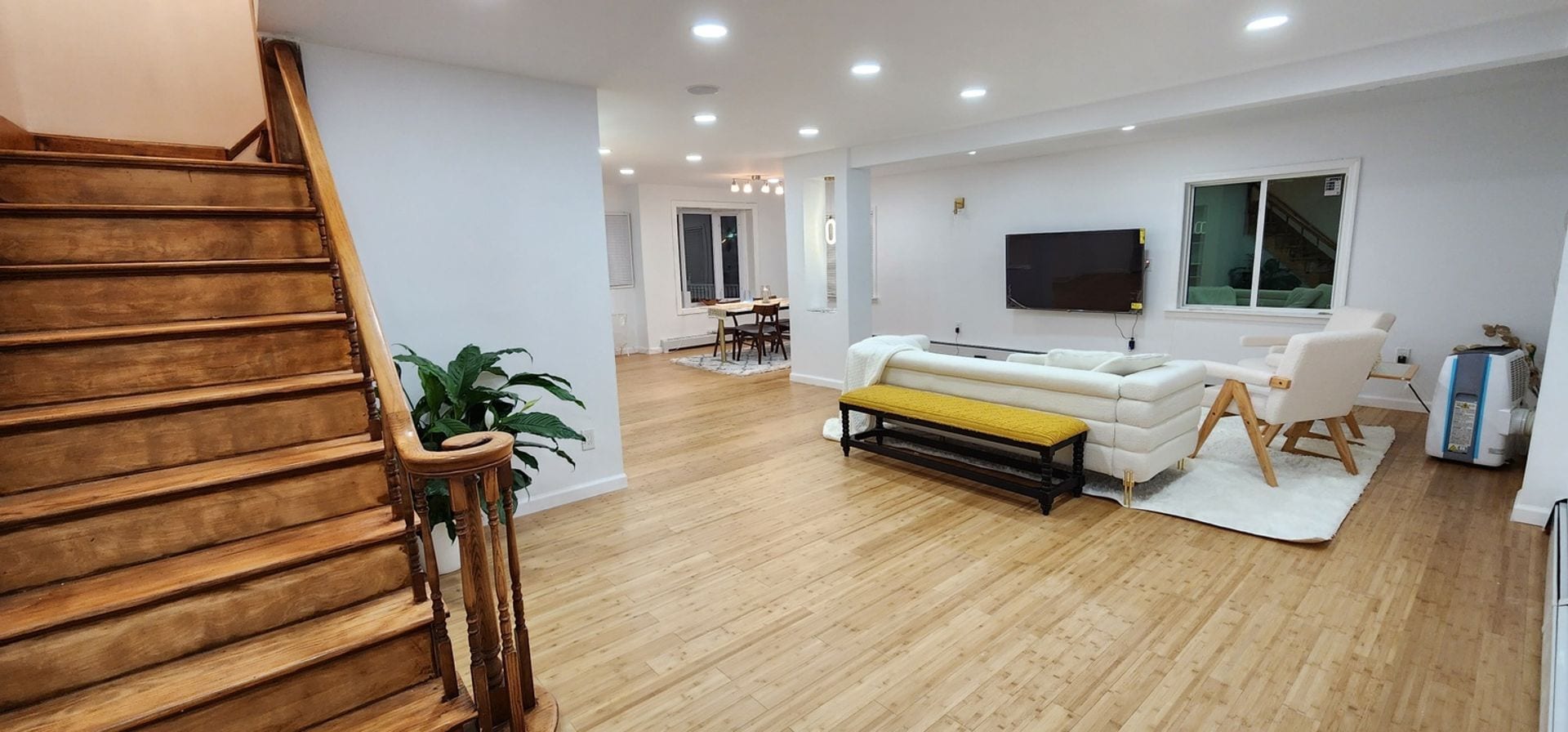 Building Photo - 150 E Walnut St