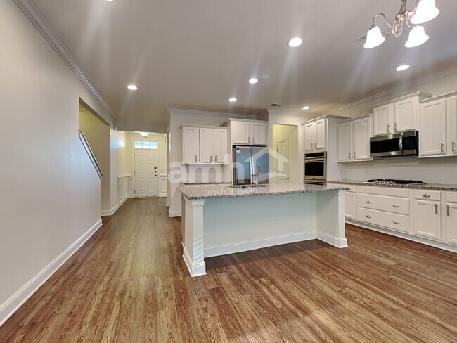 Building Photo - 111 Doral Blue Dr