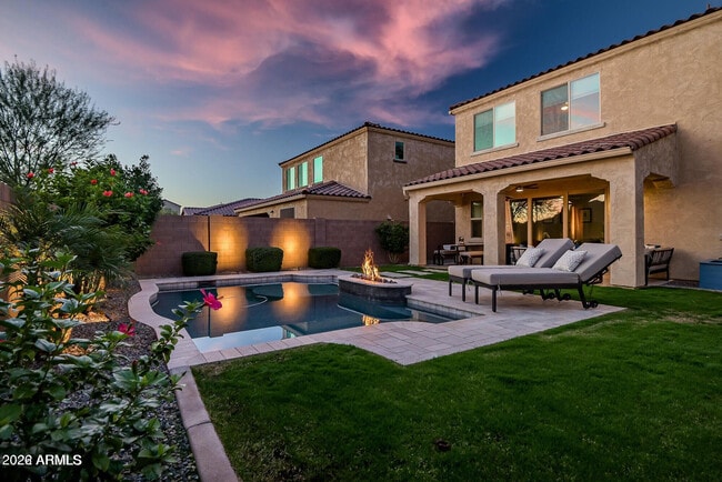 Building Photo - 517 E Balao Dr