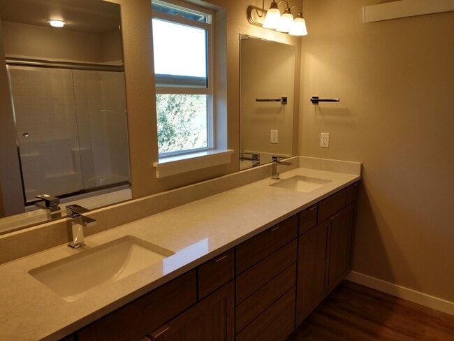 Building Photo - 2235 Electric Ave