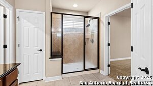 Building Photo - 605 Oakmont Way
