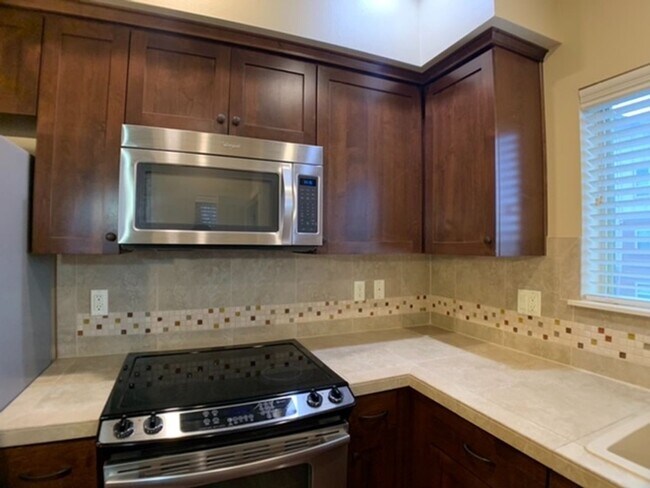 Building Photo - 45 Central Unit - 2 Bedrooms, 2 baths, 988 Sq. Ft.