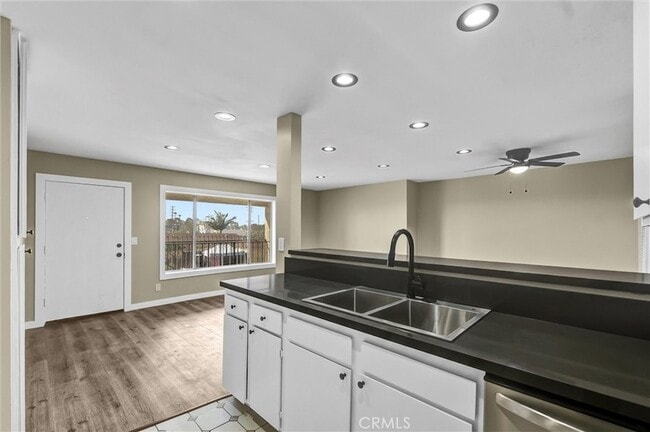 Building Photo - 20526 S Western Ave