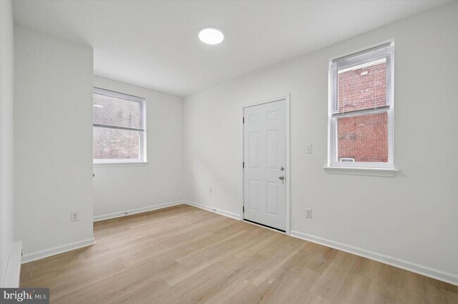 Building Photo - 5431 Walnut St