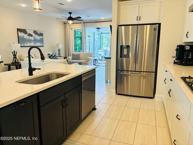 Building Photo - 263 Union Hill Dr