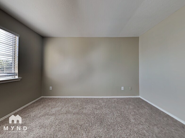 Building Photo - 9027 Farm Ridge Ln