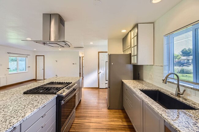 Building Photo - 3270 S Flamingo Way