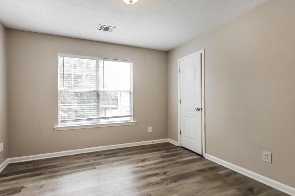 Building Photo - 846 Crabtree Ct