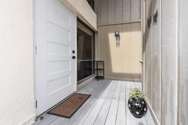 Building Photo - 1605 S US HIGHWAY 1