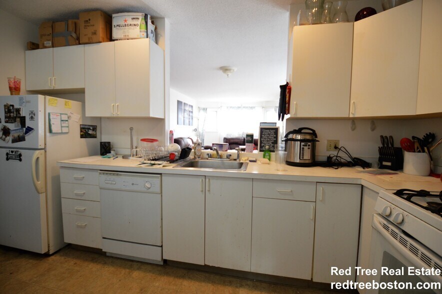 Building Photo - 11 Etna St