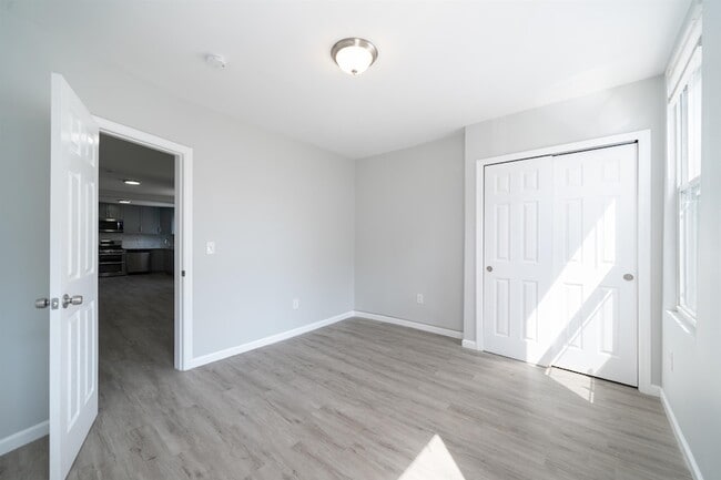 Building Photo - 408 Monastery Pl
