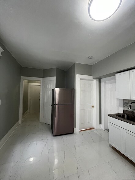 Building Photo - 11 Truman St