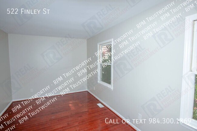 Building Photo - 522 Finley St