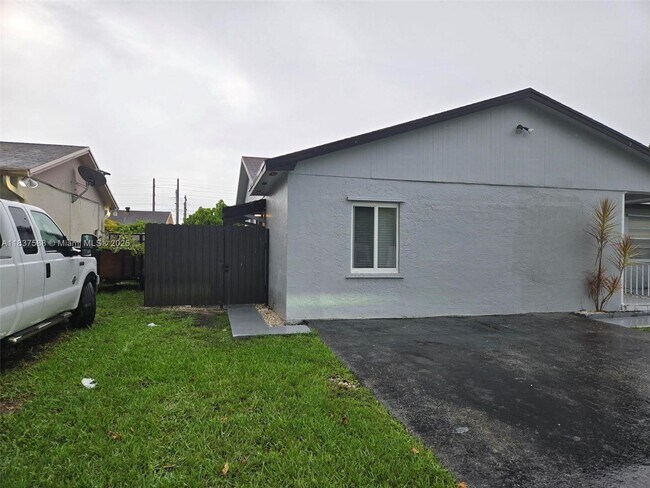 Primary Photo - 12328 SW 259th St