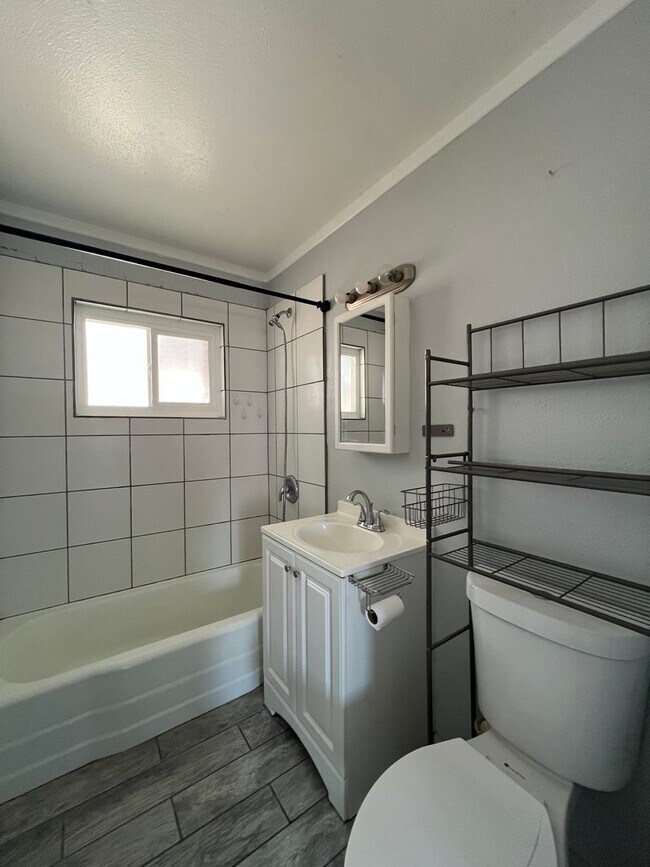 Building Photo - P266