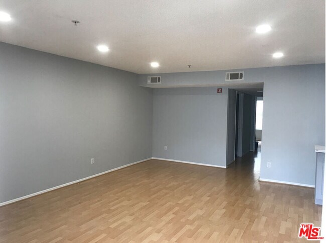 Building Photo - 10282 Tujunga Canyon Blvd