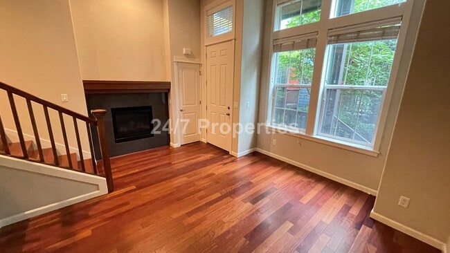 Building Photo - 1/2 off First Months Rent - Beautiful 3 BD...