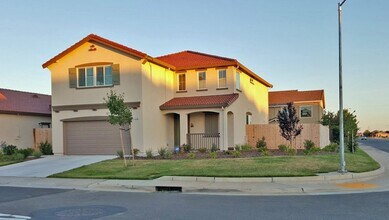 Building Photo - Beautiful 4 Bedroom 3 Bathroom 2700SF Rancho Cordova Home