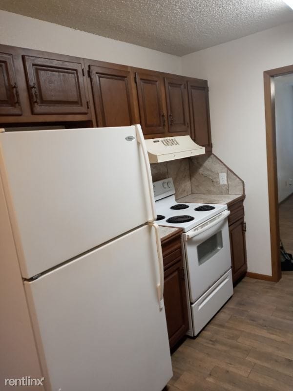 Building Photo - 6040 Bedford Dr