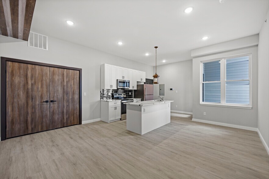 Building Photo - MODERN WEST LOFTS