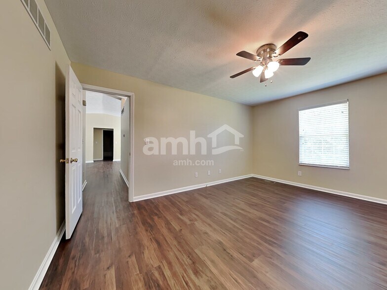 Building Photo - 410 Morning Sun Dr