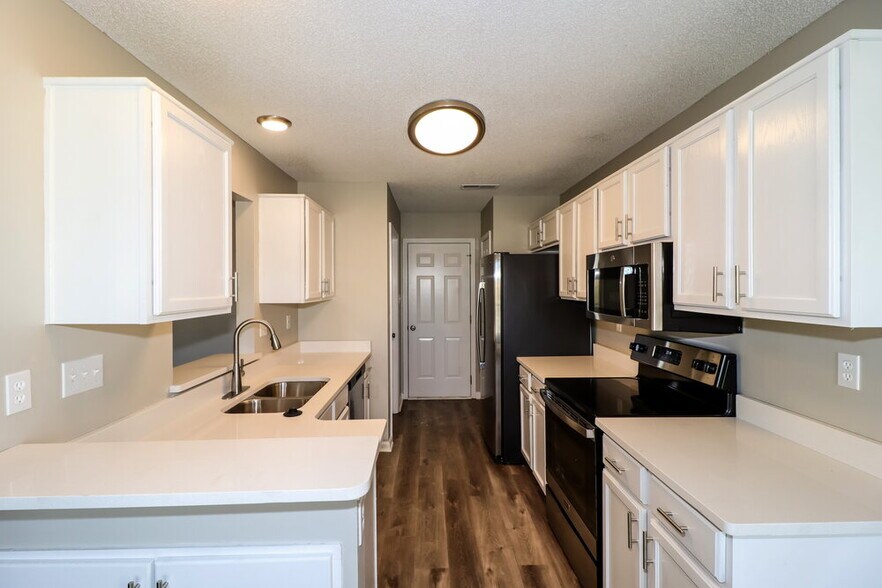 Building Photo - 3920 Pecan Trace Cove