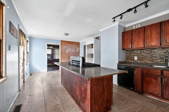 Building Photo - 322 Arlington Ave