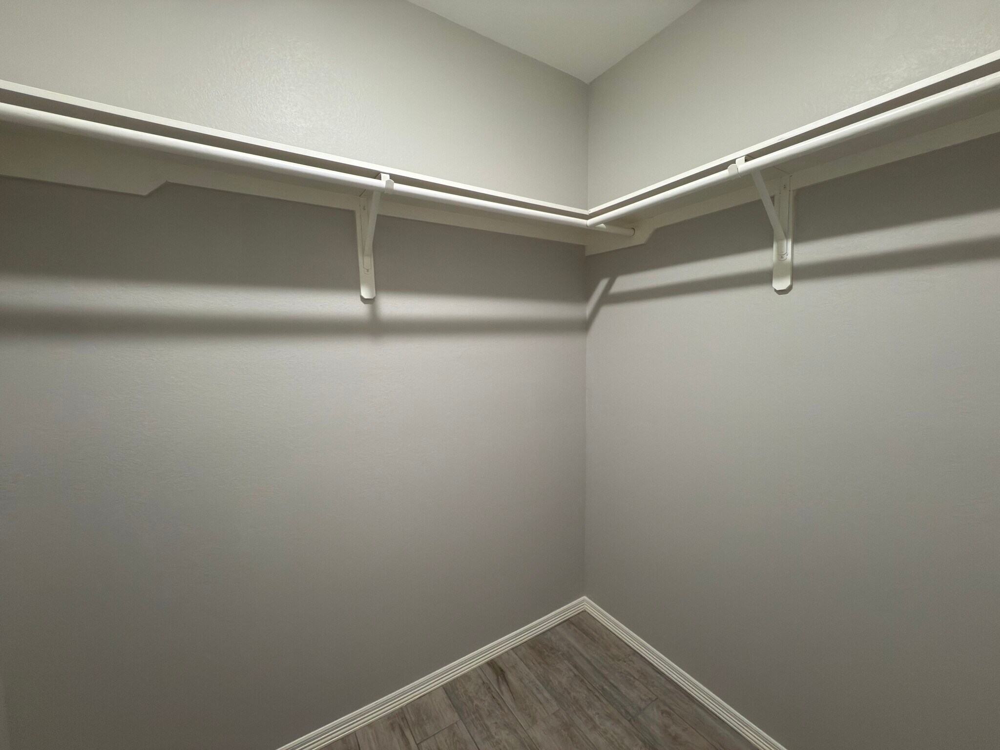 Building Photo - 1404 W Heritage Dr