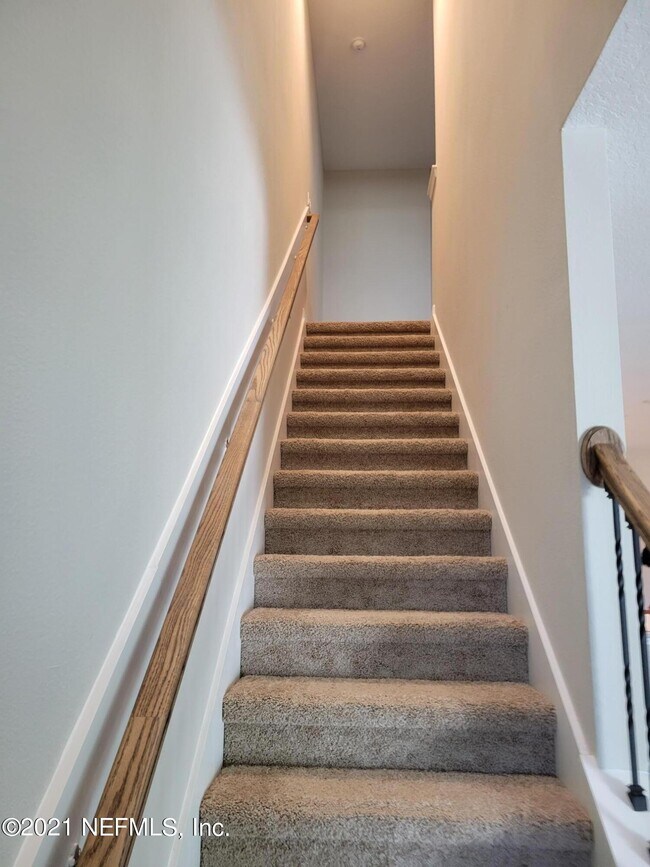 Building Photo - 334 Pine Bluff Dr