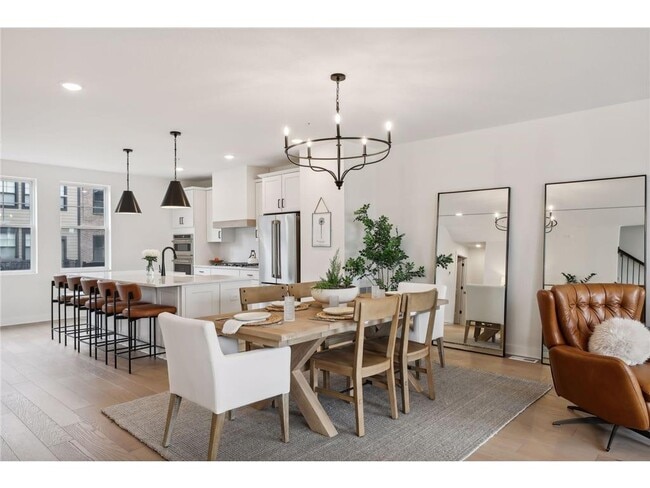 Building Photo - 870 Mount Curve Blvd