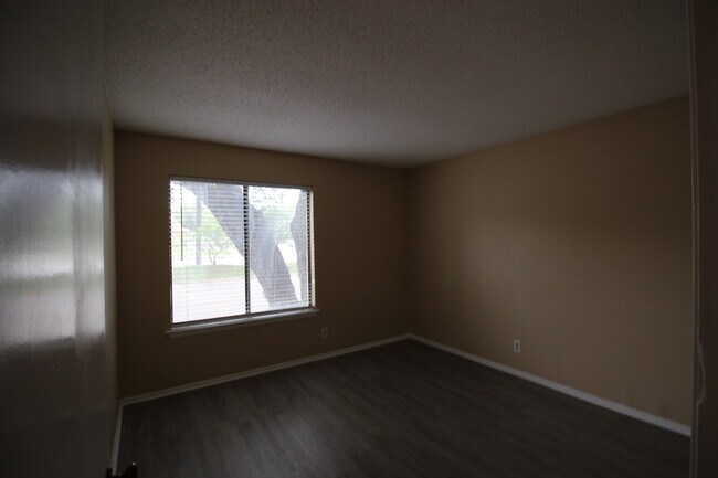 Building Photo - 2935 Nacogdoches Rd