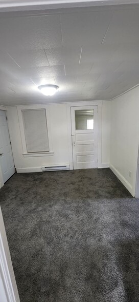 Building Photo - 197 Roosevelt St