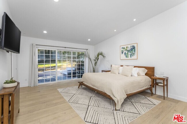 Building Photo - 23826 Burbank Blvd