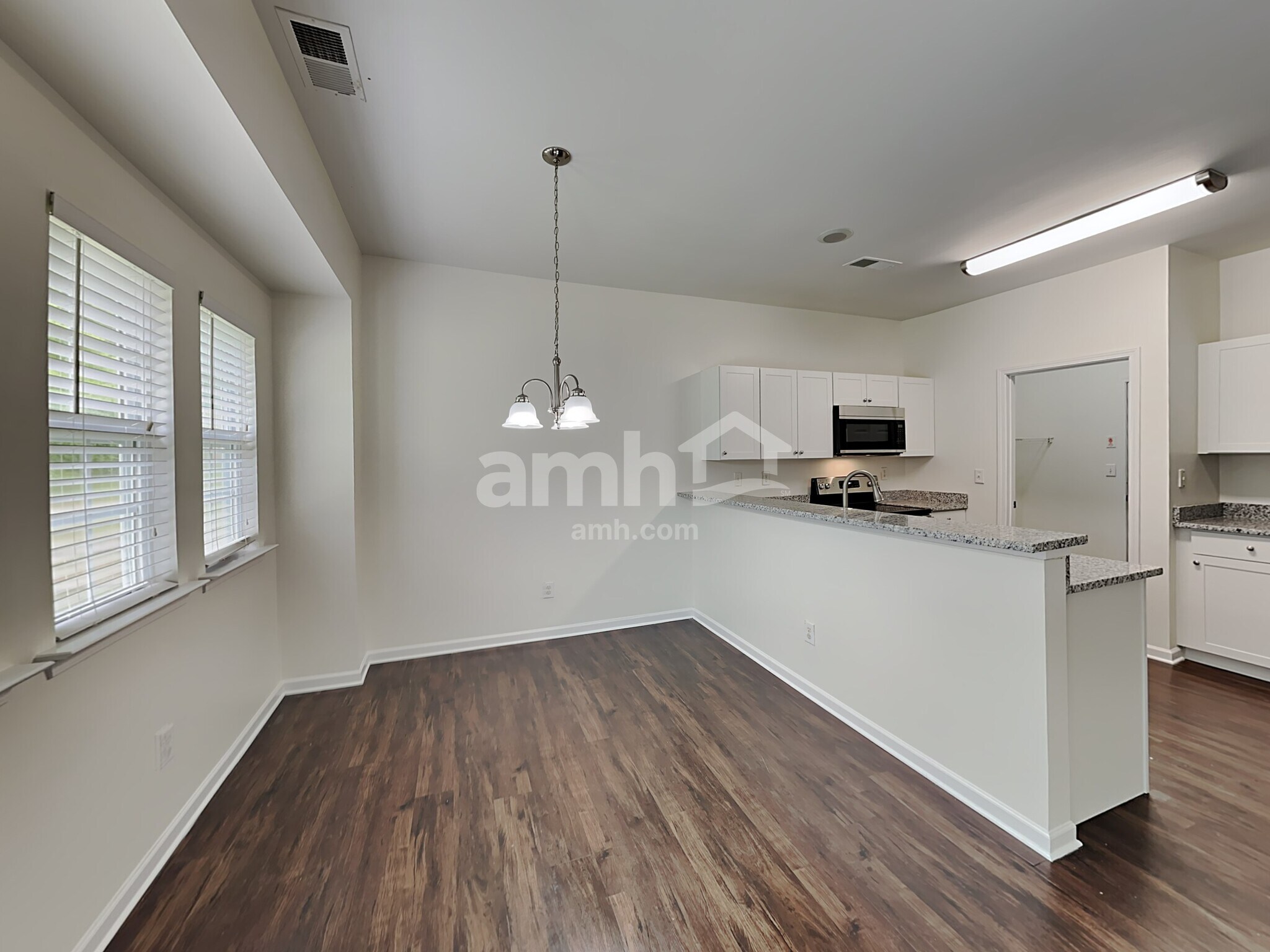 Building Photo - 13520 Planters Row Dr