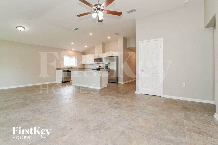 Building Photo - 12393 Sea Island Dr