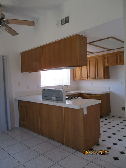 Kitchen - 1118 Creekwood Ct