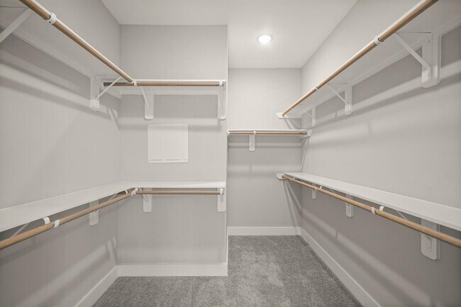Building Photo - 823 Woodcrest Dr