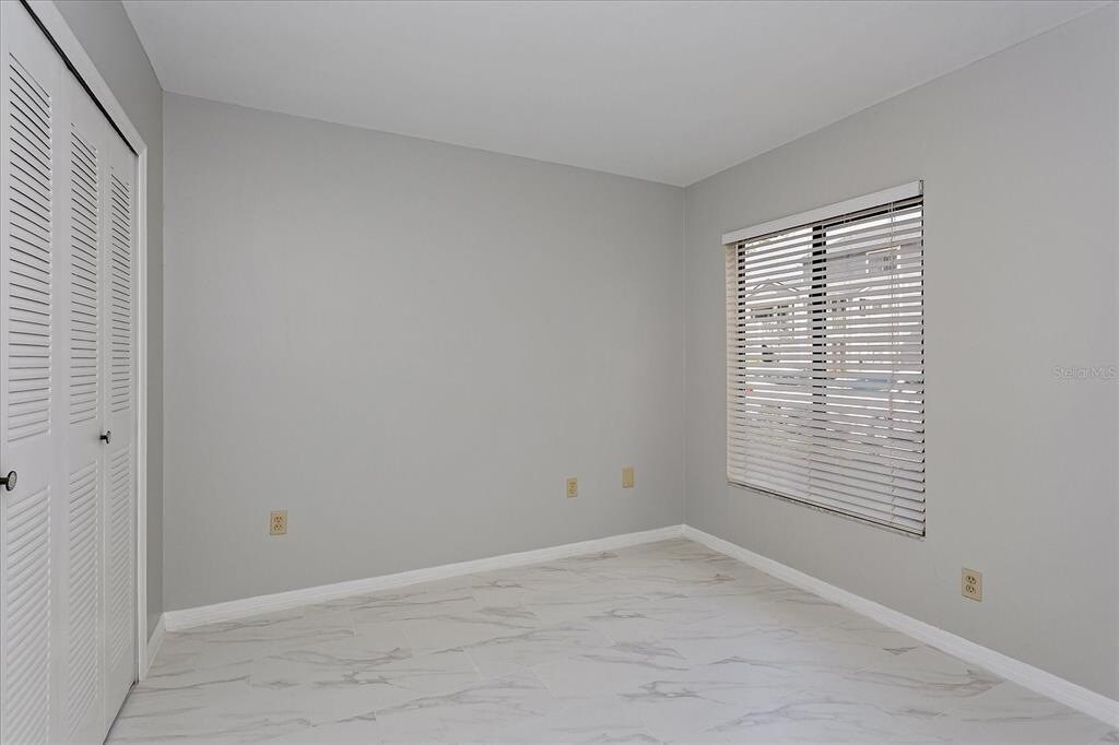 Building Photo - 2232 Stonington Ave