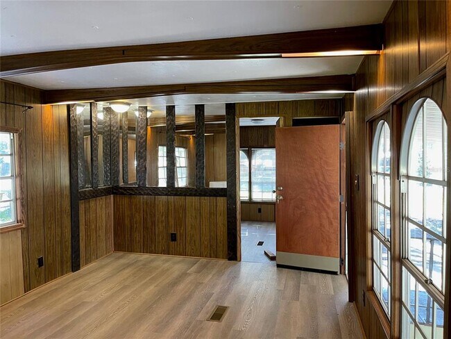 Building Photo - 3501 Forest Dr