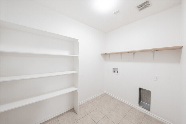 Building Photo - 2608 Marsha Ln