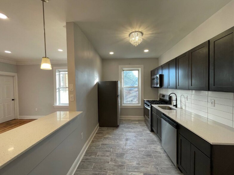 Building Photo - 610 Salem Ave