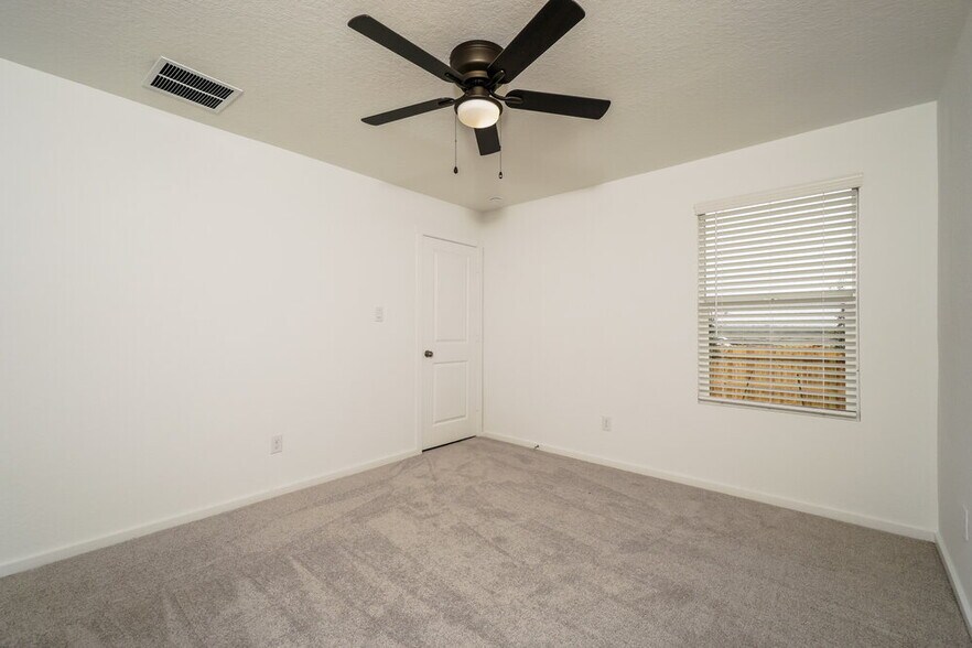 Building Photo - 11524 Chestnut Barr Dr