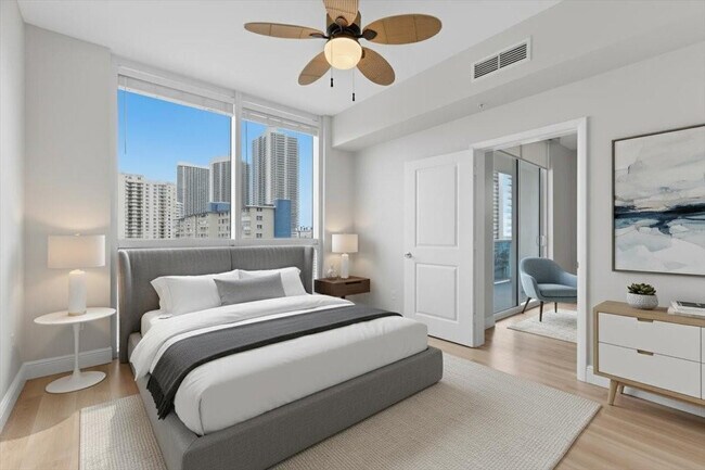 Building Photo - 1945 S Ocean Dr