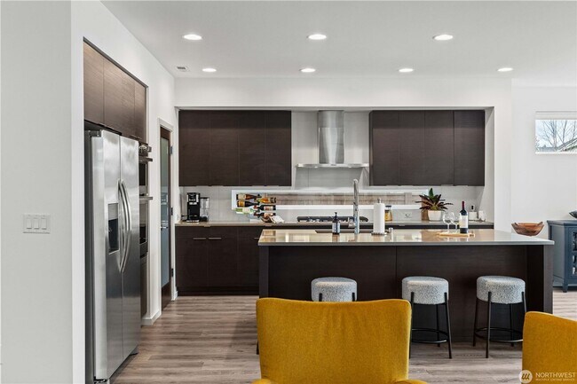 Building Photo - Stunning Modern Home in Black Diamond