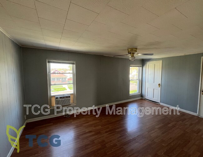 Building Photo - 1305 W Jefferson St